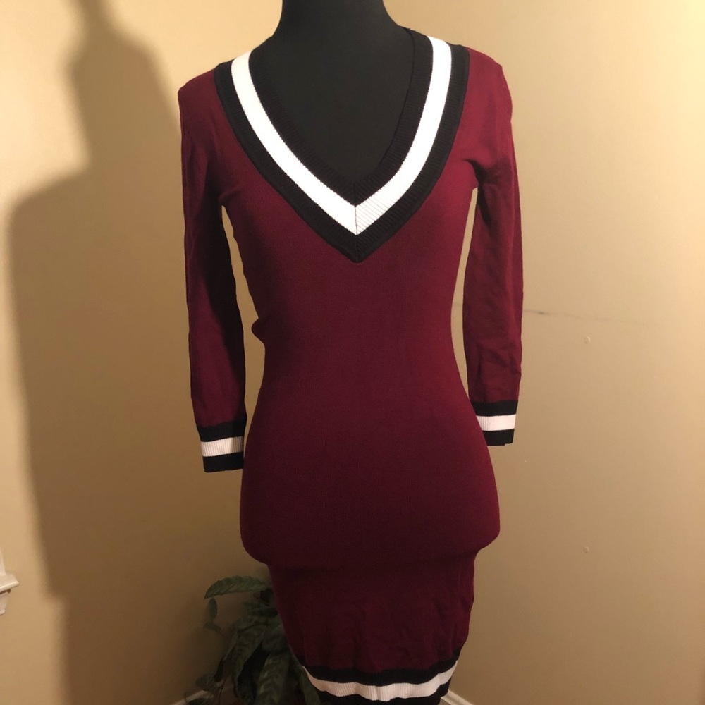 FOREVER 21 BURGUNDY BODY-CON DRESS